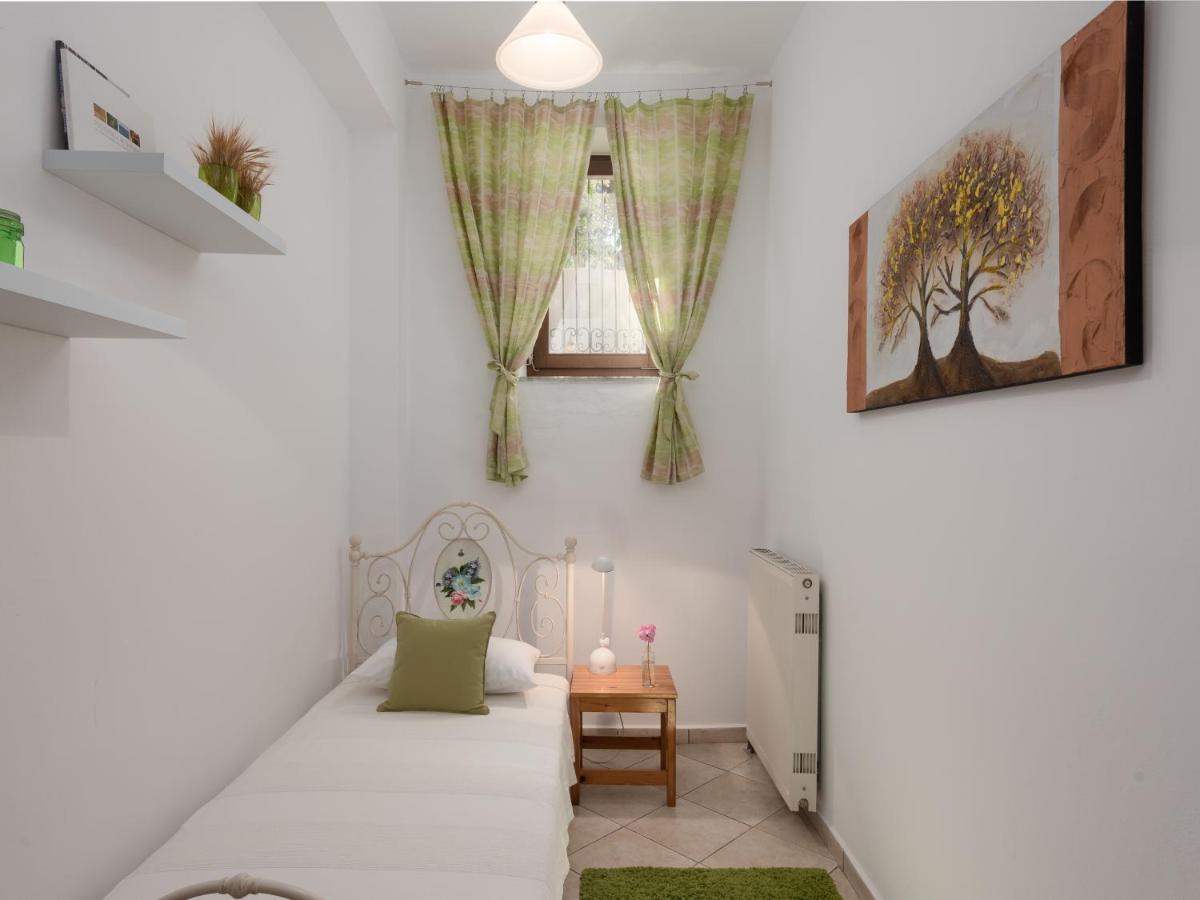 Aura Traditional Apartment Prinés Esterno foto